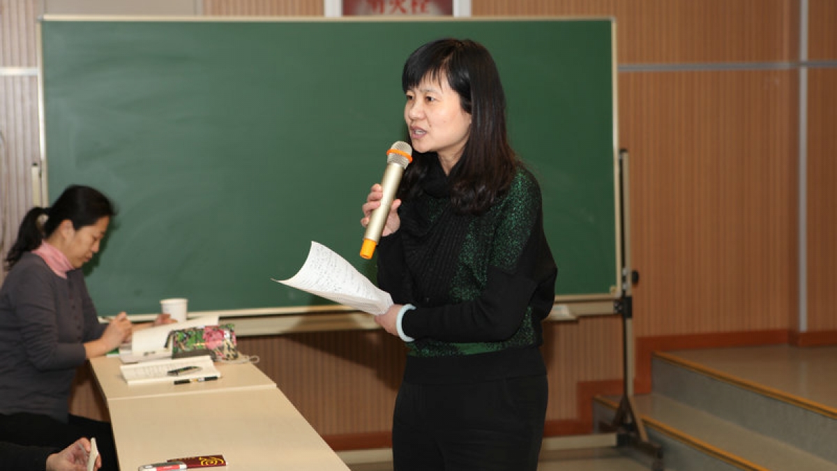 清华附小召开2012年校级家校委员会第一次全体会议