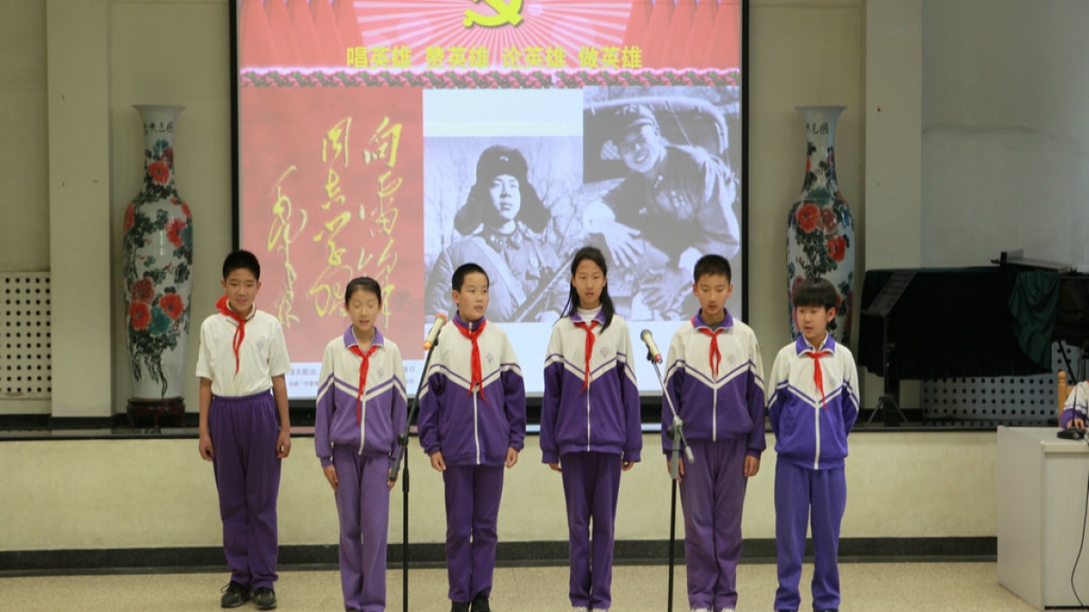 全国班主任团来我校交流学习