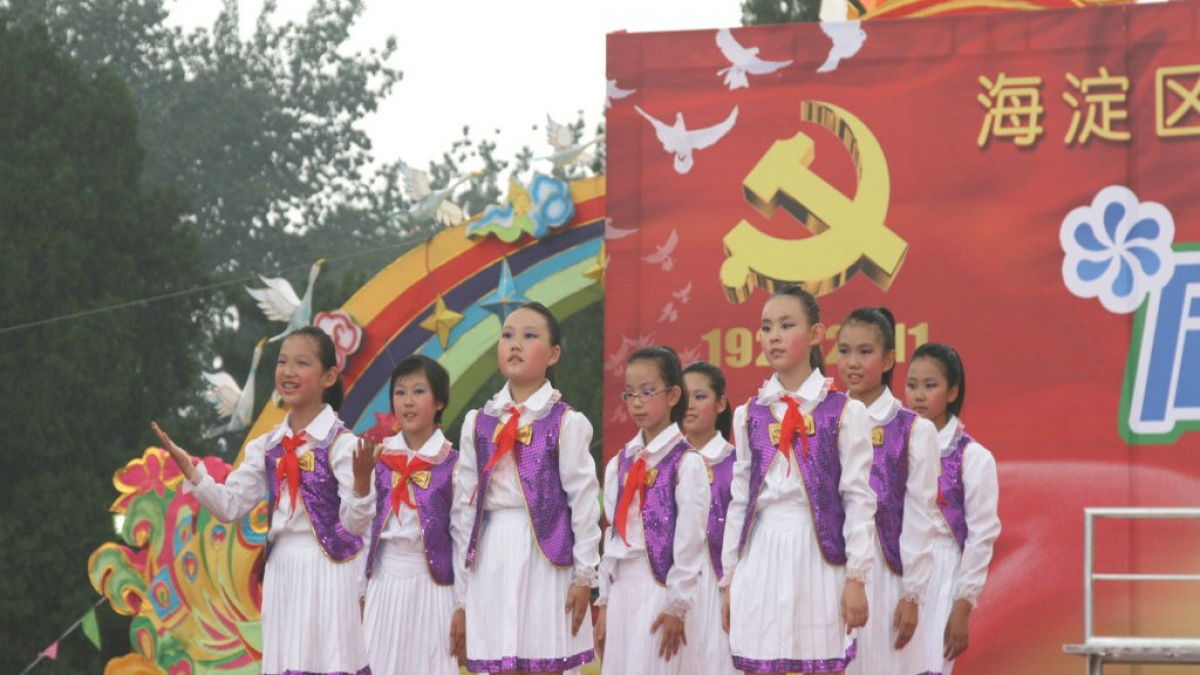 我校学生参加“同心向党，快乐成长”文艺演出