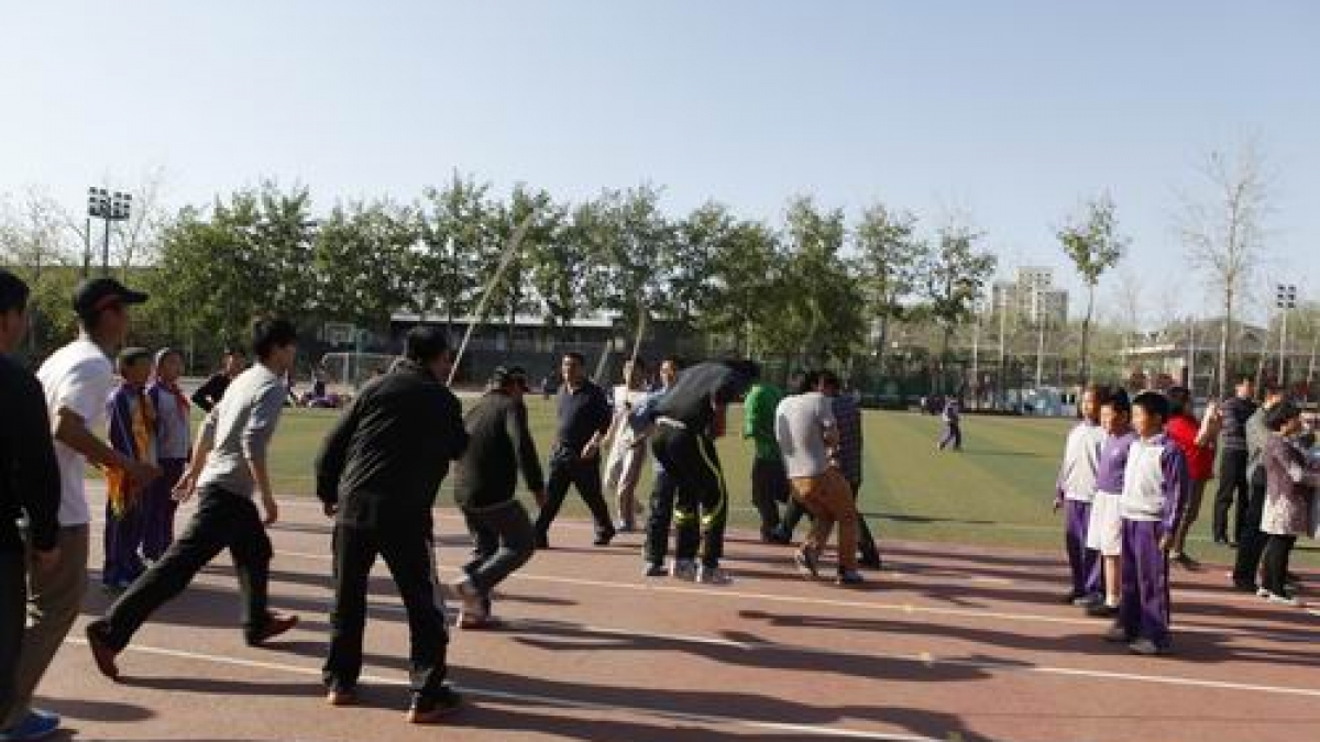 附小工会组织大家参与清华大学运动会