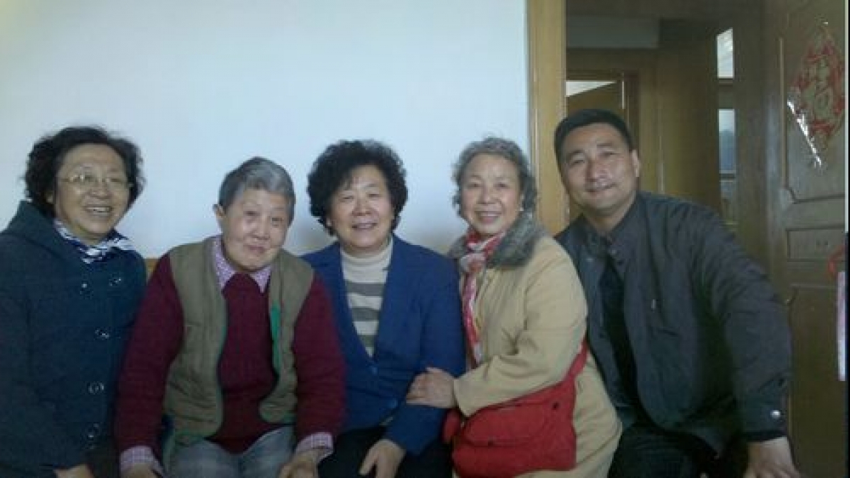 附小工会看望老教师