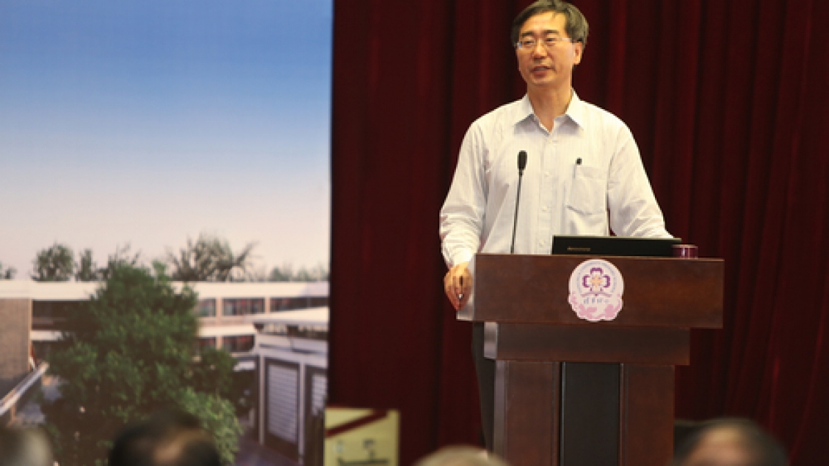 我校召开“1+X课程”体系建构与实施阶段汇报会