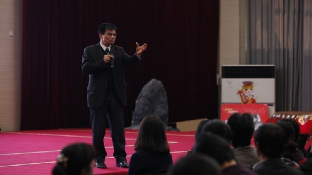 我校举行家校学习共同体研讨活动