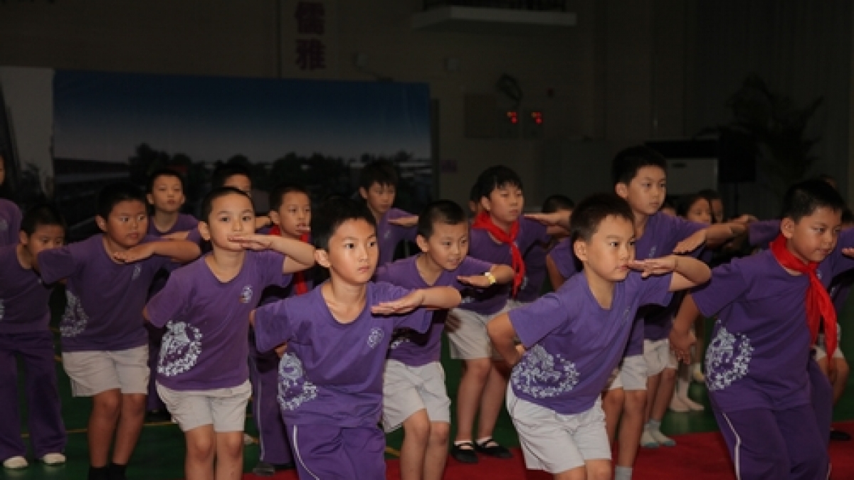 我校中年段国防教育第四课——自律