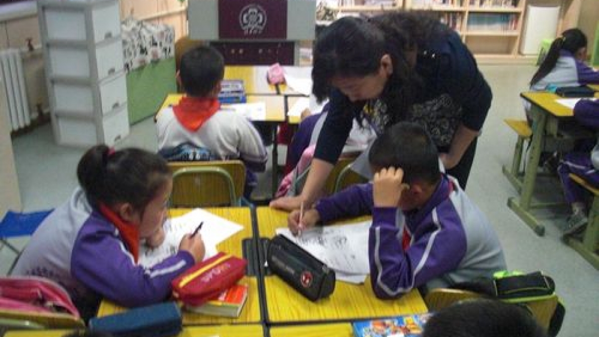 西苑学区刘利主任来我校指导、交流