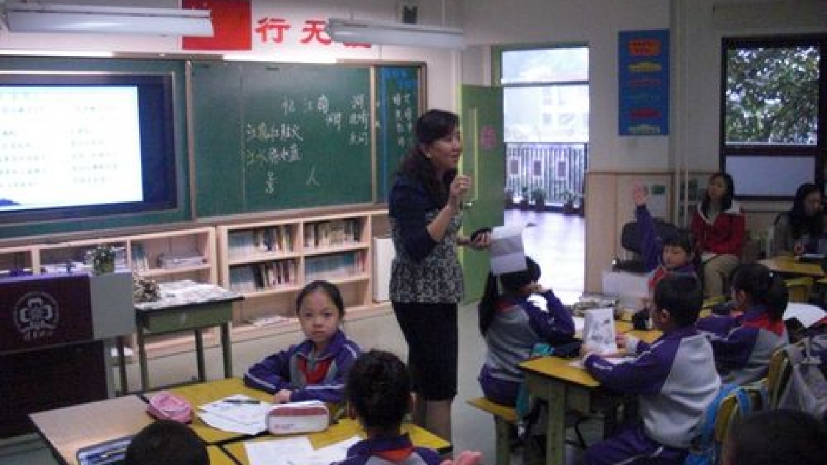 西苑学区刘利主任来我校指导、交流