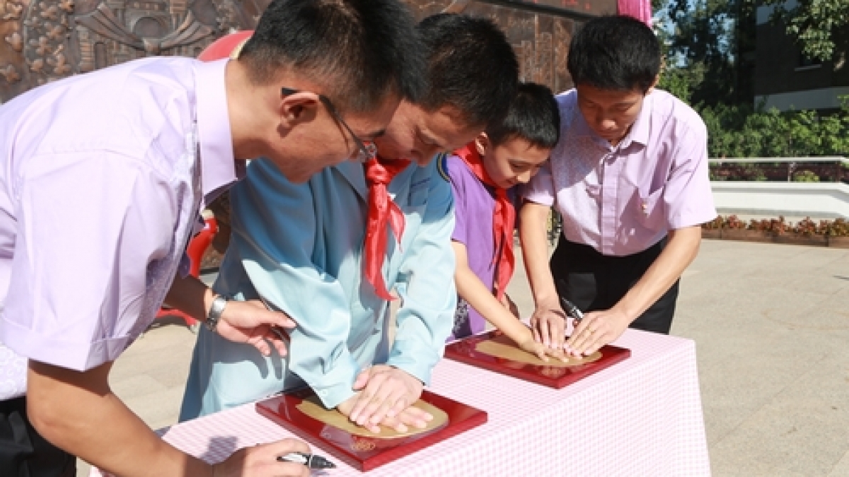 清华附小2013-2014学年度第一学期开学典礼隆重举行