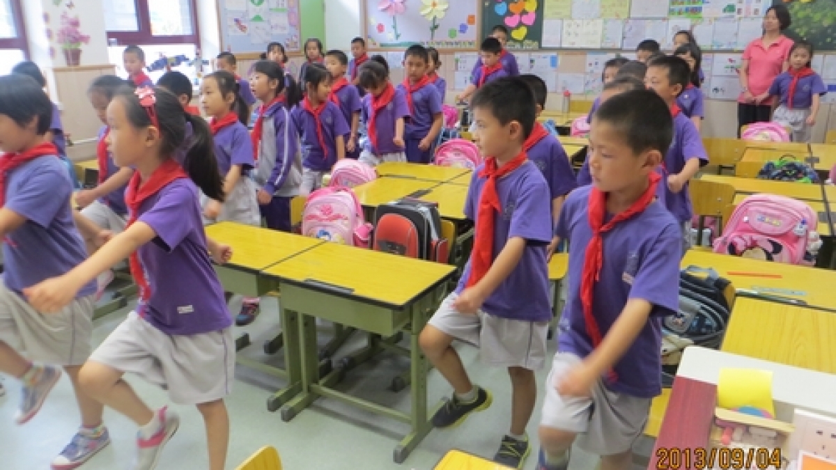 我校低年级国防教育第四课——自律
