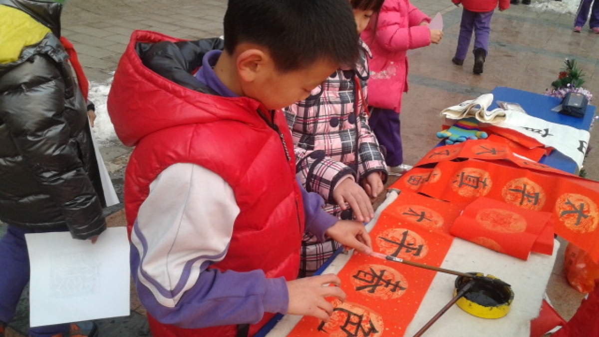2012-2013年第一学期学生走进社区活动照片记录活动过程