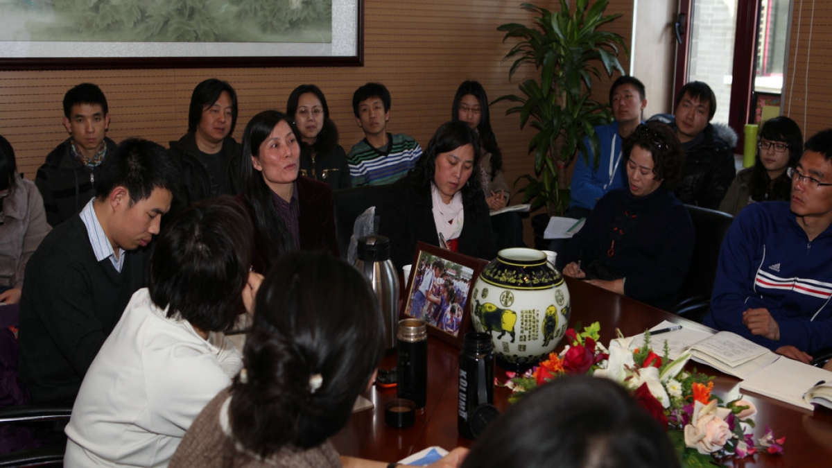 清华附小召开“1+X课程”研讨会