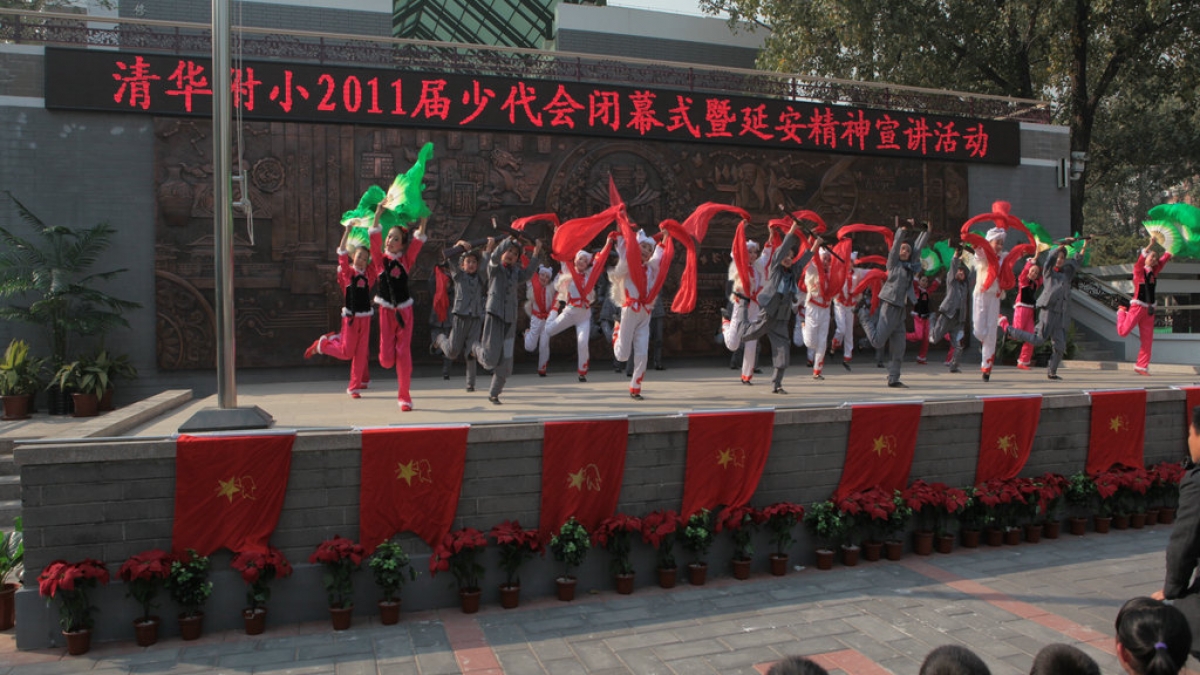 我校举行2011届少代会闭幕式暨延安精神宣讲活动