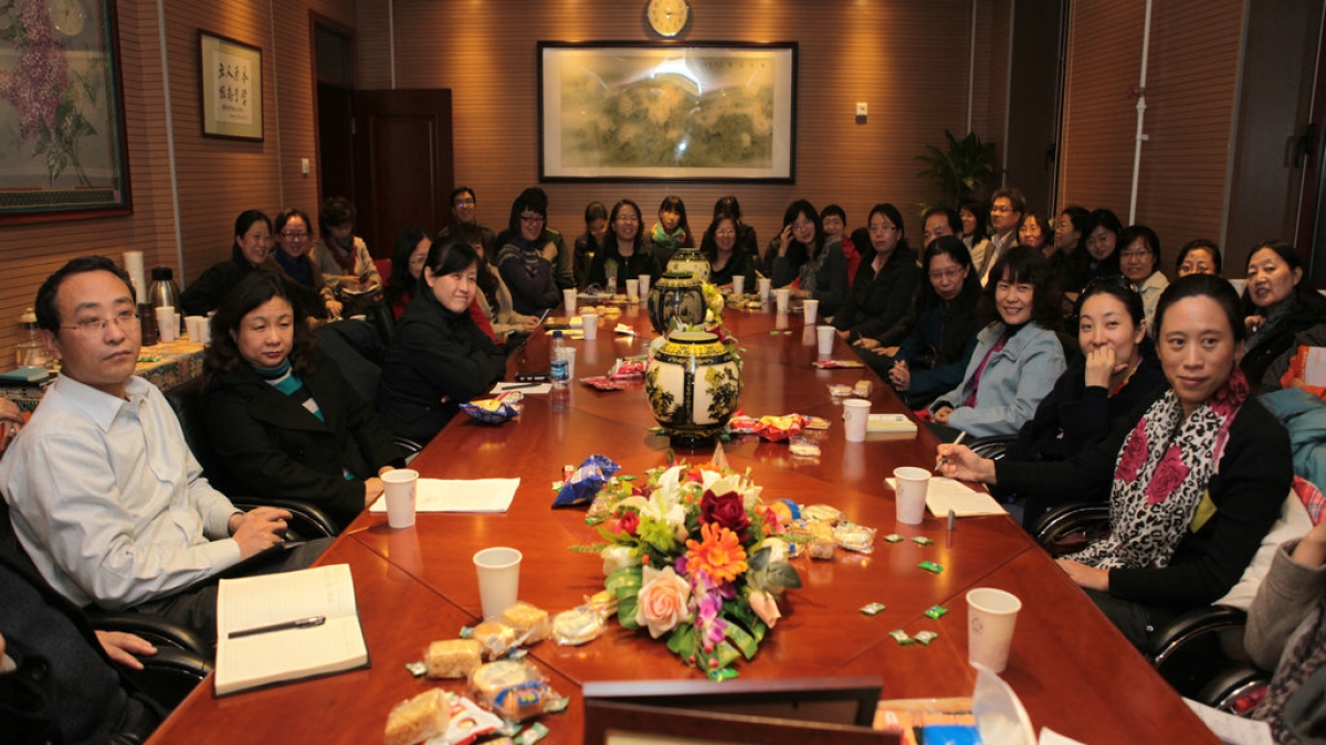 我校召开校级家委会委员座谈会