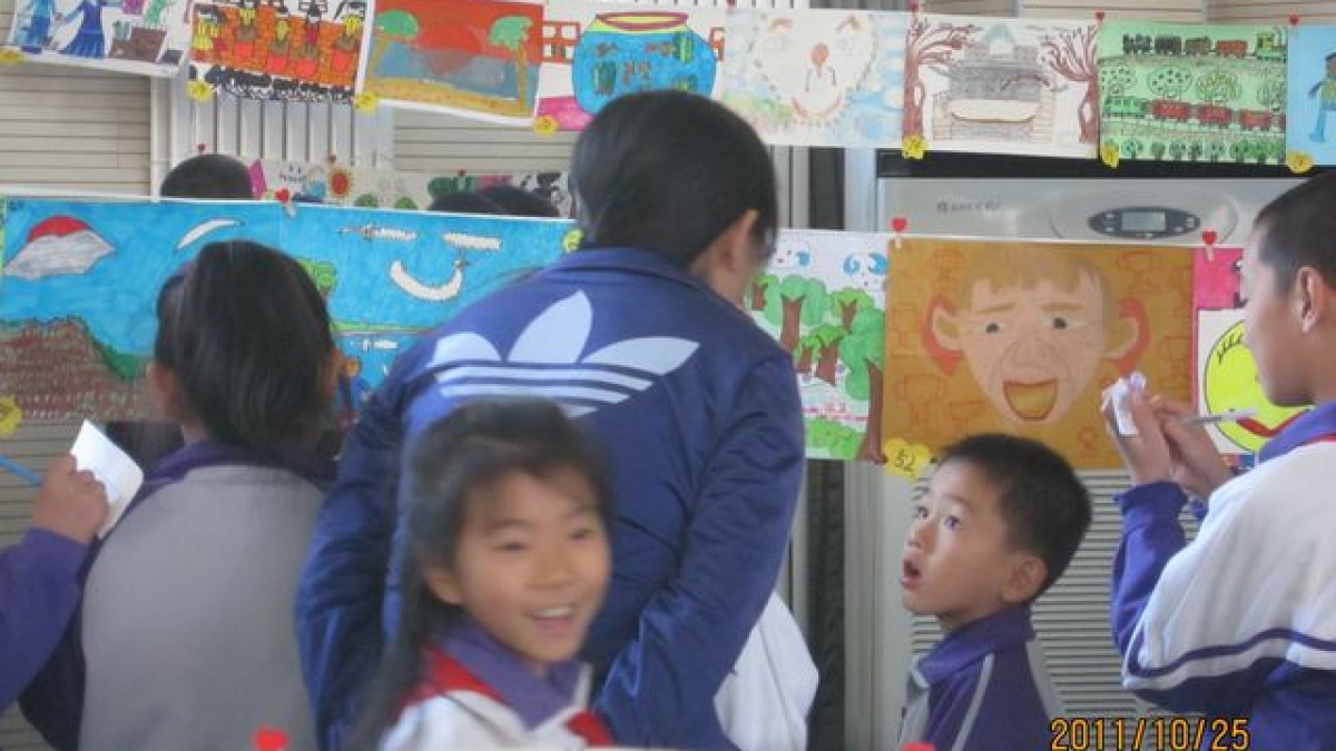 “播种微笑 收获幸福”主题绘画展