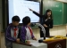 珠海市小学数学课堂实践暨“同课异构”在我校举办