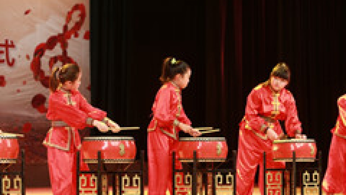 我校金帆民乐团参加海淀区第十届文化节闭幕式演出