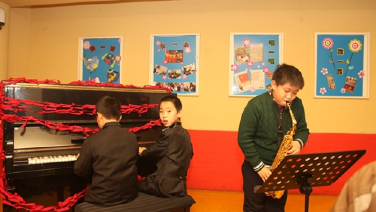 我校举行2014年元旦师生联欢会，实现学生新年梦想