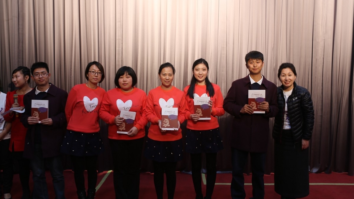 我校2014年“喜迎百年 爱我附小”新年合唱圆满结束