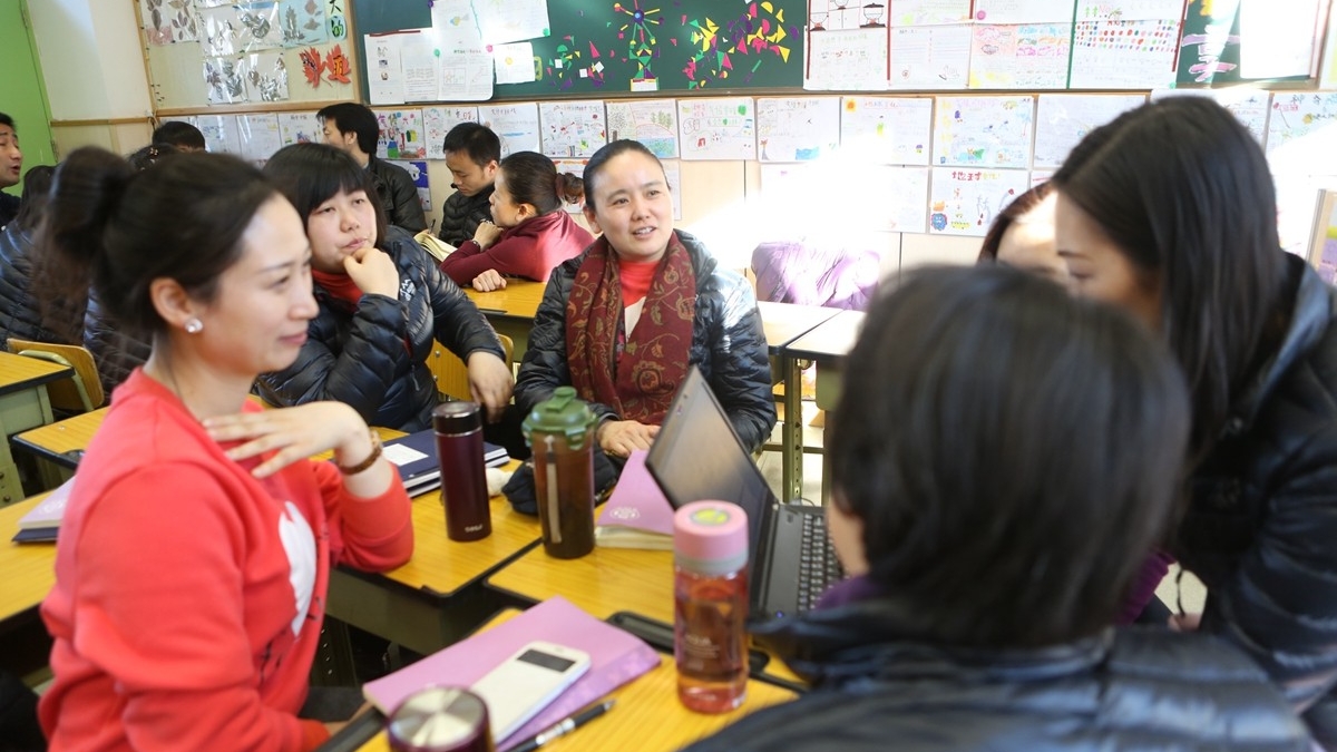 我校第二十二届教育教学研讨会圆满举行