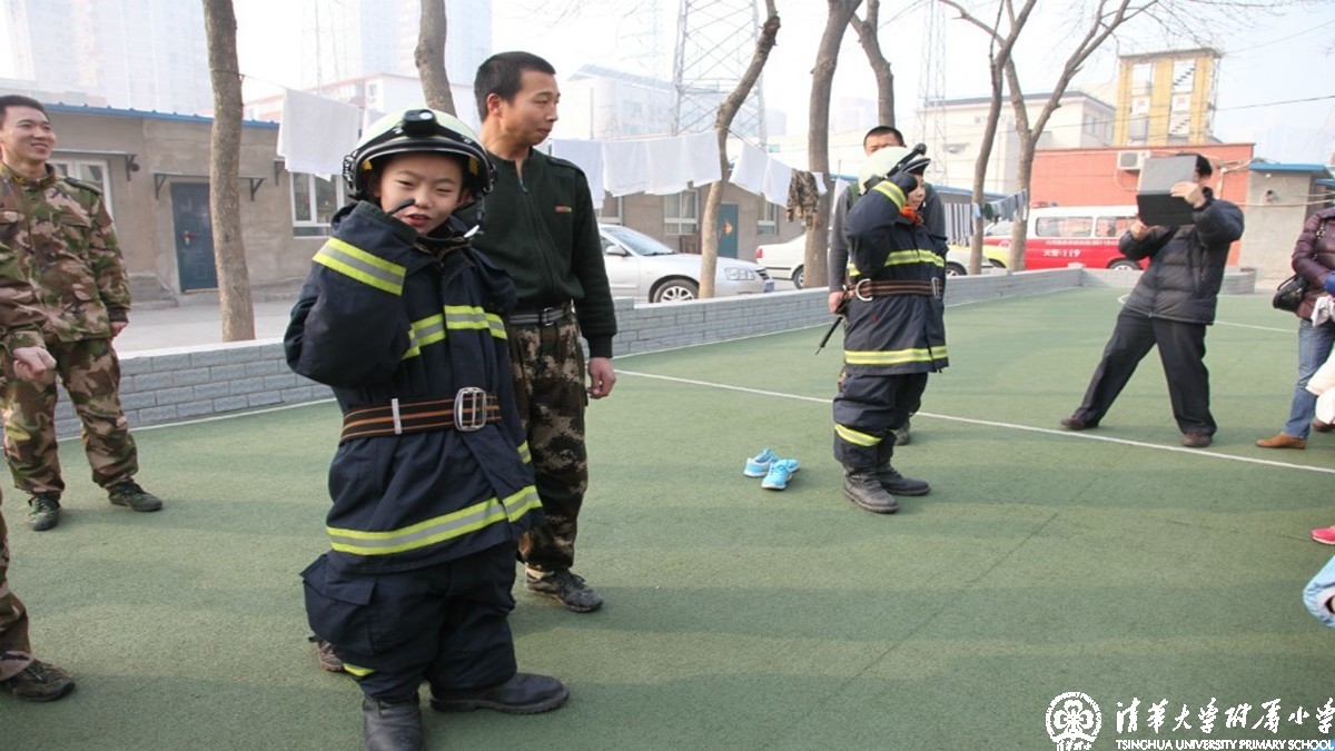 志愿者课程——三年七班同学积极参加寒假家庭志愿者公益活动