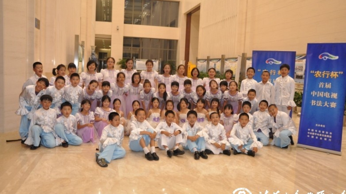 合唱团同学参加中央电视台的演出