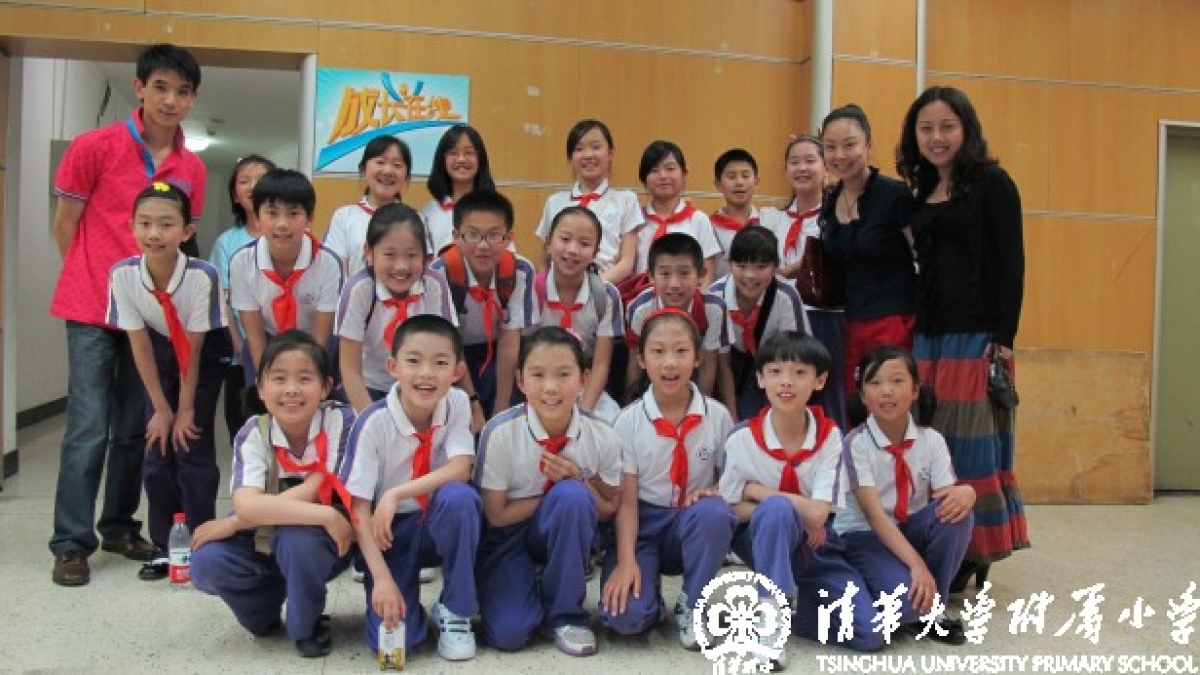 合唱团同学参加CCTV中秋晚会的录制演出