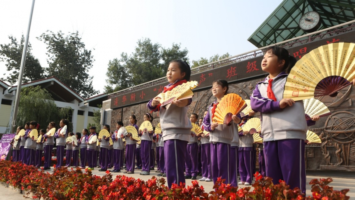 合唱团为班级合唱节拉开序幕
