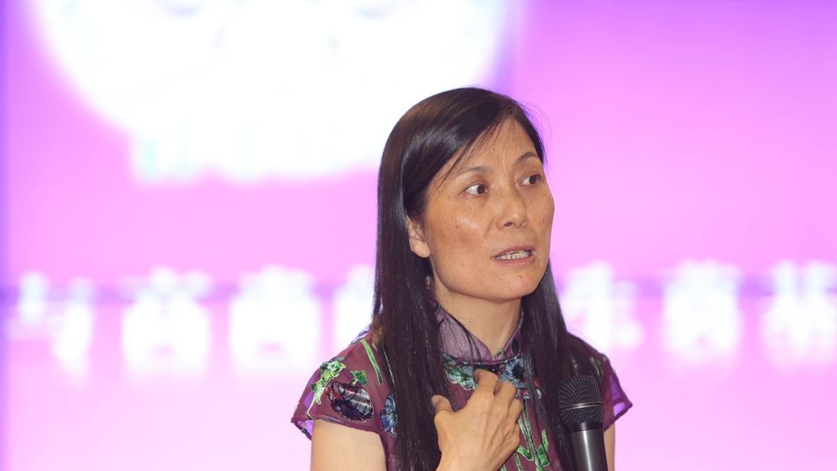 清华大学“大、中、小一条龙英语教学”实验项目 课题管理研讨会在我校召开