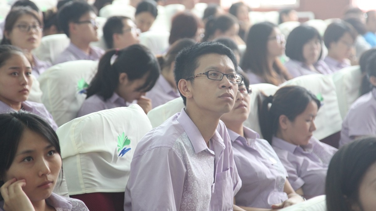 激情与思想 ——窦桂梅送给青年教师的一堂党课