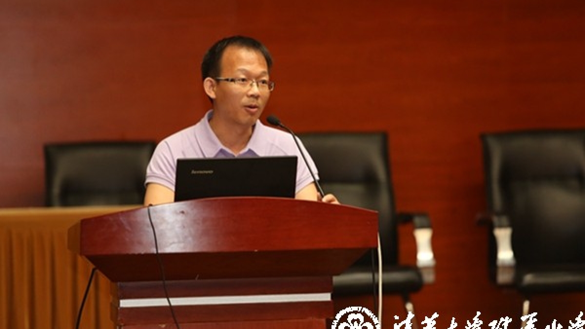 清华附小举行第一届“最具影响力教师“最具发展力教师”专业成长报告会