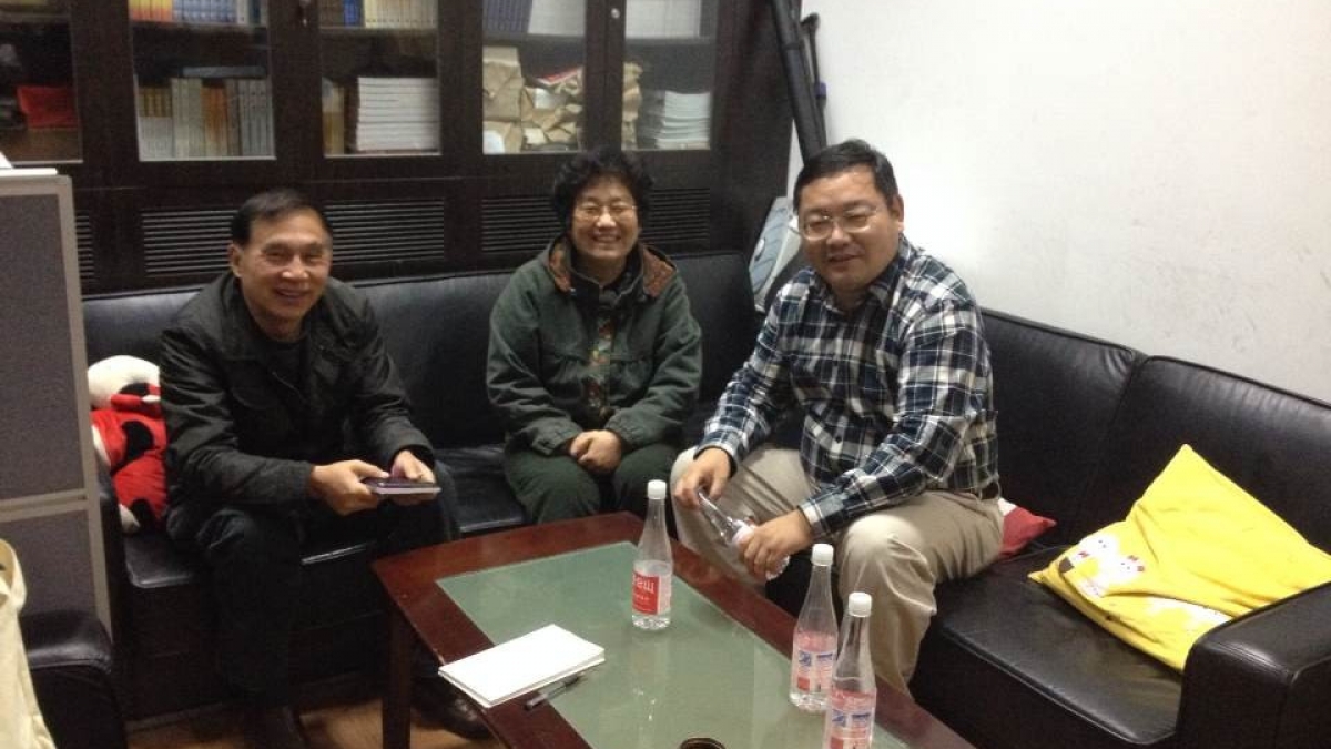 校友会联络组召开碰头会    研究征寻校友有关工作