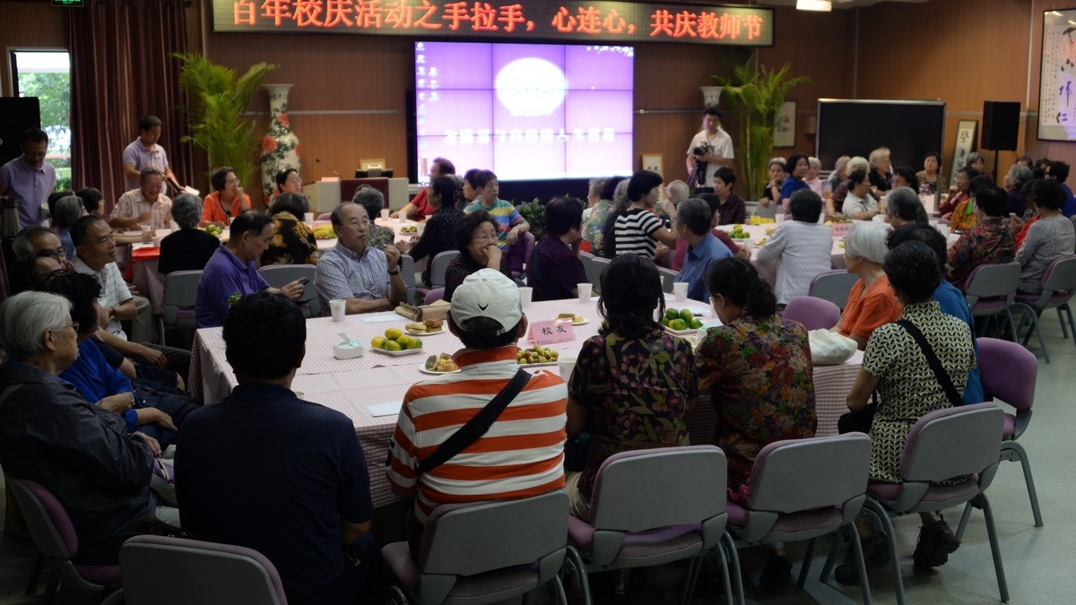 清华附小教师节暨老校长顾蔚云塑像揭幕仪式活动综述