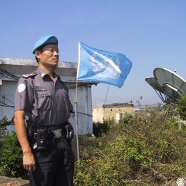 房宝峰2000年参加联合国东帝汶维和任务