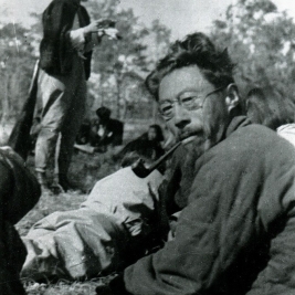 诗人主要的天赋是爱，爱他的祖国，爱他的人民——采访成志时期老校友闻立雕先生 之二----《世纪情愫》编委会，执笔：吴逸