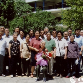 2006年我们看望朱碧琴老师