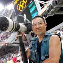 作者在2004年奥运会上进行现场报道