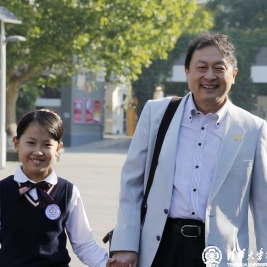清华附小召开“花好月圆·丁香花开”中秋联谊座谈会